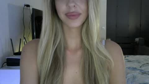 LizaSweetyy online show from May 2, 9:48 am