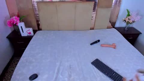 Liz  online show from October 30, 8:09 pm