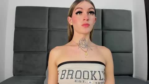 Snapshot of lizz_luna chatting on September 18, 6:56 pm lizz_luna online show from September 18, 6:56 pm