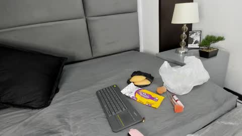 Snapshot of lizz_luna chatting on October 1, 3:11 pm lizz_luna online show from October 1, 3:11 pm