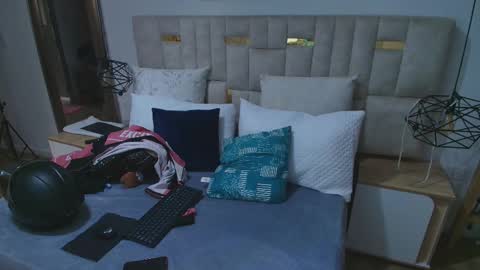 Lizz  online show from November 17, 11:57 am