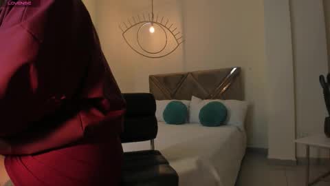 Snapshot of lizzhamilton_ chatting on October 18, 10:25 pm Lizzi online show from October 18, 10:25 pm