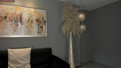 Lizzi  online show from March 15, 5:16 pm