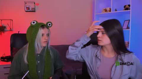 lizzie_boom online show from November 7, 8:00 pm