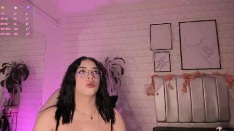  Lizzie  online show from October 25, 12:49 pm