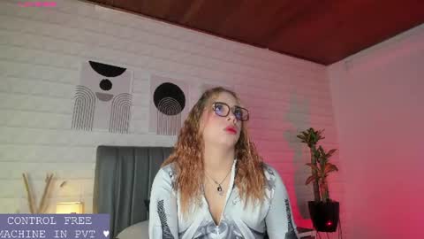  Lizzie  online show from July 28, 12:01 pm