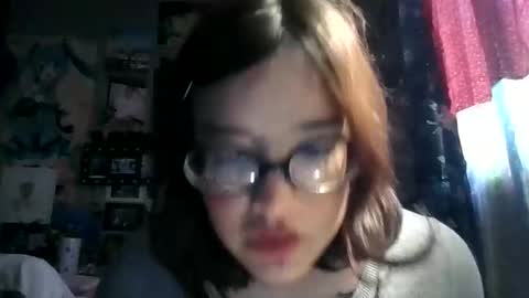 lizzy_bear online show from May 16, 7:23 pm