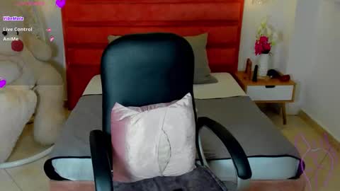 Snapshot of lizzy_joss chatting on October 20, 10:26 pm Lizzy Joss online show from October 20, 10:26 pm