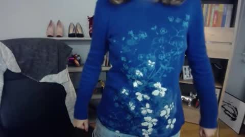 Lizzy online show from November 6, 5:54 am