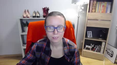 Lizzy online show from November 7, 5:54 am