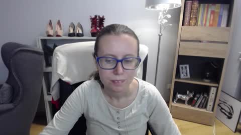 Lizzy online show from November 5, 5:53 am