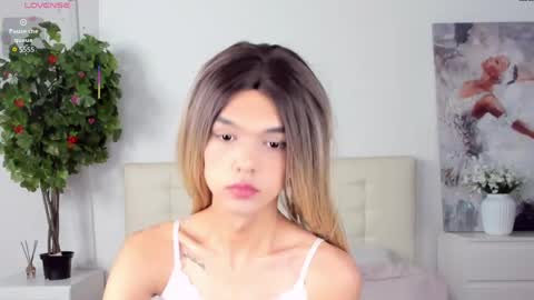 lizzydelrey online show from April 24, 2:30 pm