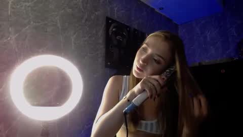 Snapshot of lizzysnow chatting on September 10, 12:06 pm lizzysnow online show from September 10, 12:06 pm