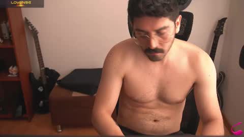 Snapshot of lobito_blanco97 chatting on September 15, 4:19 pm Lobito blanco Thefckingwolf main account online show from September 15, 4:19 pm