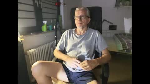 loenne3 online show from September 21, 8:35 pm