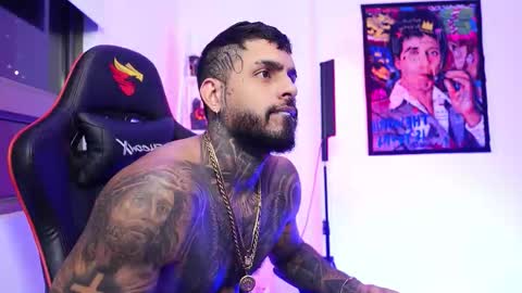 logan_hugh8 online show from November 12, 4:59 am