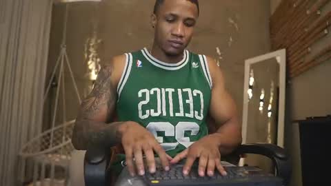 logan_varela online show from July 2, 2:33 pm