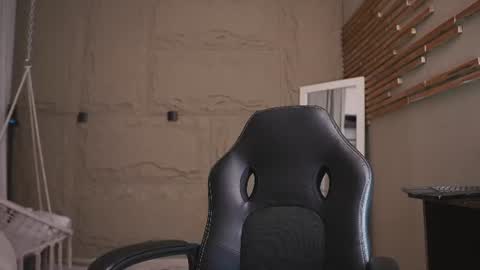 logan_varela online show from June 30, 11:42 am