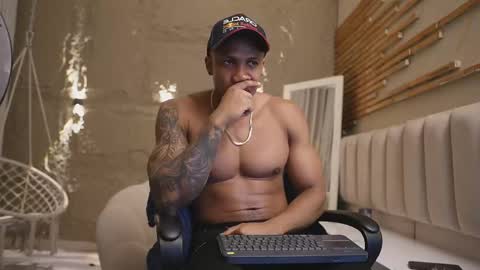 logan_varela online show from April 29, 3:17 pm