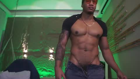 logan_varela online show from July 11, 5:27 pm
