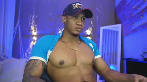logan_varela online show from July 14, 11:48 am