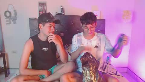 logan_willyams_ online show from October 28, 10:44 pm