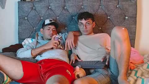 logan_willyams_ online show from October 7, 11:23 pm