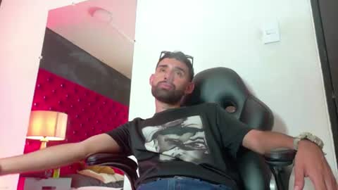 loganfoxx_ online show from June 26, 11:21 pm