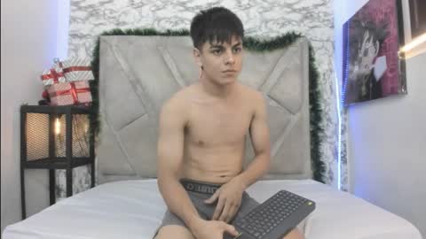 loganjhonson online show from November 29, 3:36 am