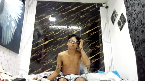 loganjhonson18 online show from June 6, 12:44 pm