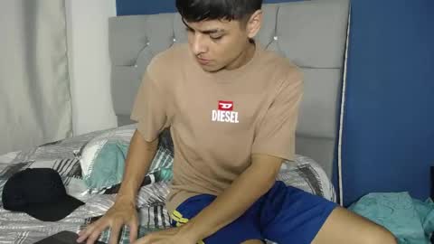 loganjhonson19 online show from April 28, 3:00 am