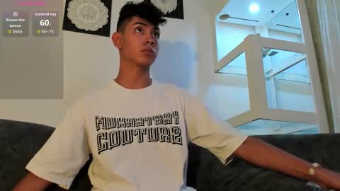 logantwink18 online show from September 13, 9:28 pm