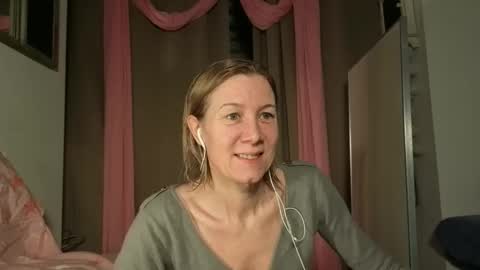 lola_belgium online show from February 3, 7:13 am