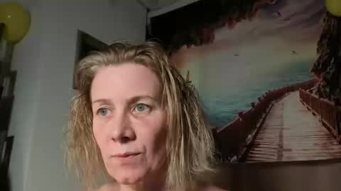 lola_belgium online show from May 1, 6:24 pm