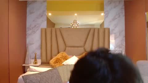 Lola online show from November 26, 2:14 pm