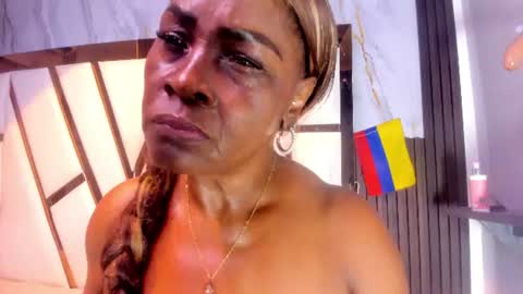 Lola online show from July 30, 9:04 pm