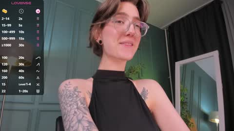 Snapshot of lola_missy chatting on January 26, 5:45 am Lola online show from January 26, 5:45 am