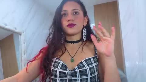 Lola online show from April 22, 8:49 pm