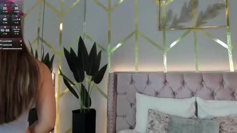 lola_saenz__ online show from March 12, 11:58 am