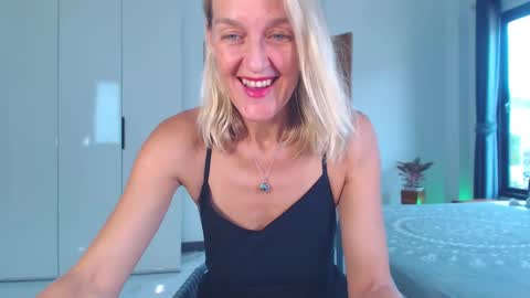 Lola online show from January 9, 4:07 am