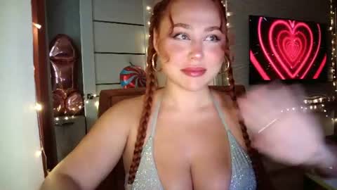 LolaaMint  online show from August 5, 11:40 am