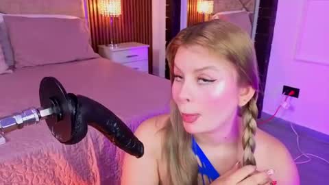 Lola Angel online show from July 14, 8:03 pm