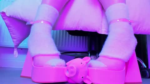 lolalemona online show from October 30, 1:33 pm