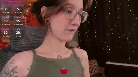 lolami_ online show from June 23, 7:05 am
