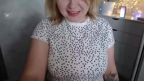 kiss online show from May 9, 5:57 am