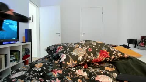 Lola doll online show from April 29, 2:44 pm