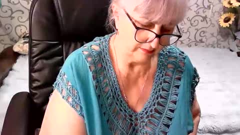 Snapshot of lolkaalyss chatting on October 22, 8:32 pm LolkaAlyss online show from October 22, 8:32 pm