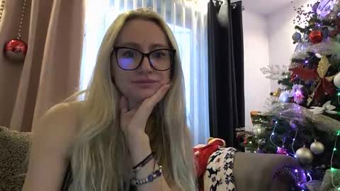 Lolly online show from December 14, 7:58 am