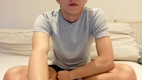 Snapshot of londonboy405 chatting on March 7, 5:49 pm londonboy405 online show from March 7, 5:49 pm