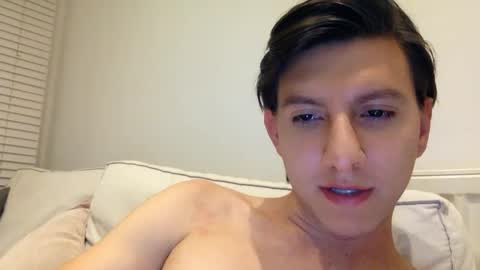 Snapshot of londonboy405 chatting on February 15, 6:23 pm londonboy405 online show from February 15, 6:23 pm